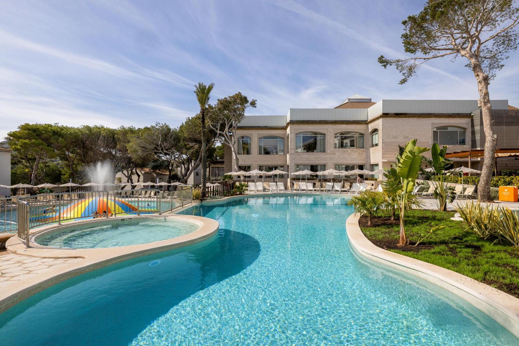 Resort Viva Cala Mesquida & 4*