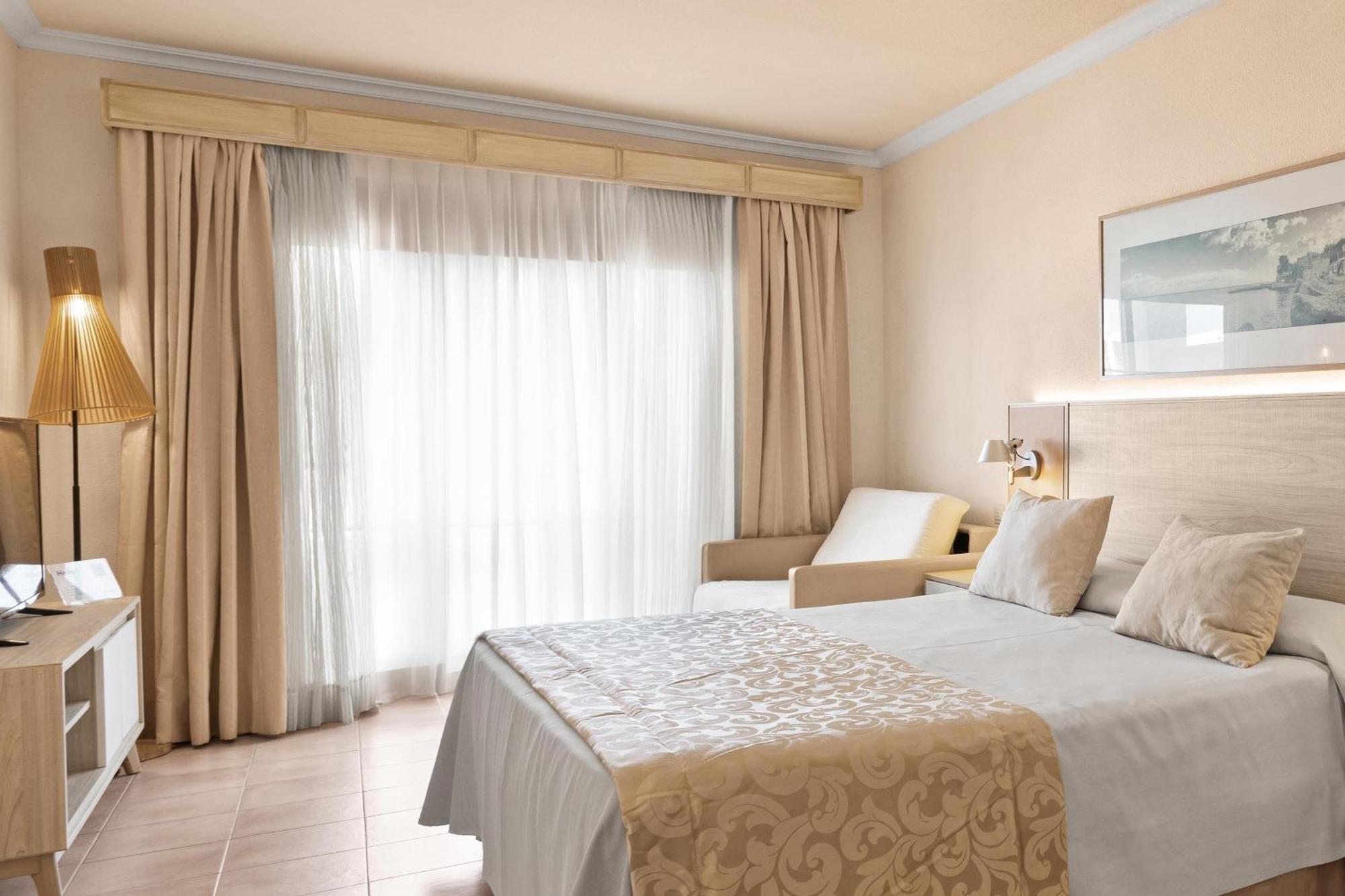 Resort Viva Cala Mesquida &