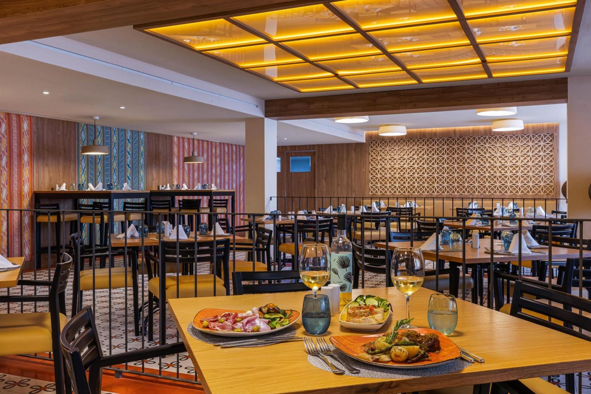 Resort Viva Cala Mesquida & 4*