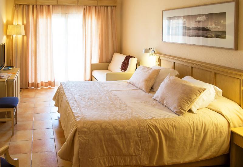 Viva Cala Mesquida & Resort 4*